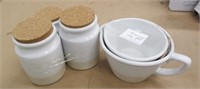 New HomeTrends Set ~ 2 Mixing Bowls & Canister