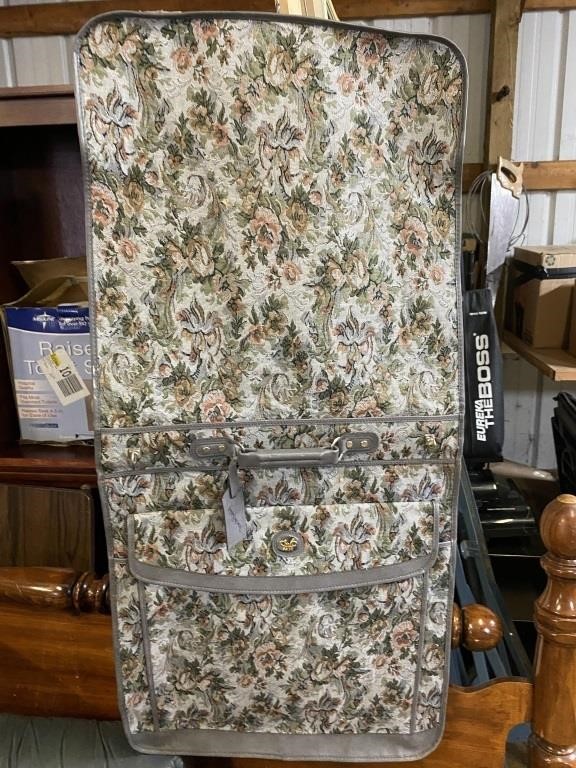 Wardrobe Suitcase Hanger