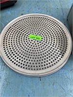 Like New 15" Perforated Pizza Pan