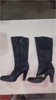 Size 38 black leather heel boots