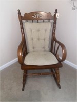 Vtg wooden rocking chair with cushions