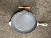 Lecreuset cast iron pan