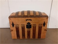 Vintage Trunk w/Leather Handles 28"x16" and 20"