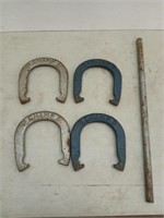 Horseshoes in one stake