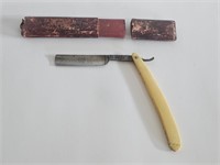 VTG SILVER KING-THE JR TORREY STRAIGHT RAZOR IN BO