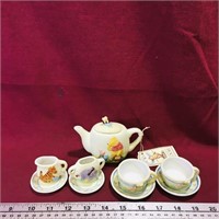 Classic Pooh Decorative Tea Set