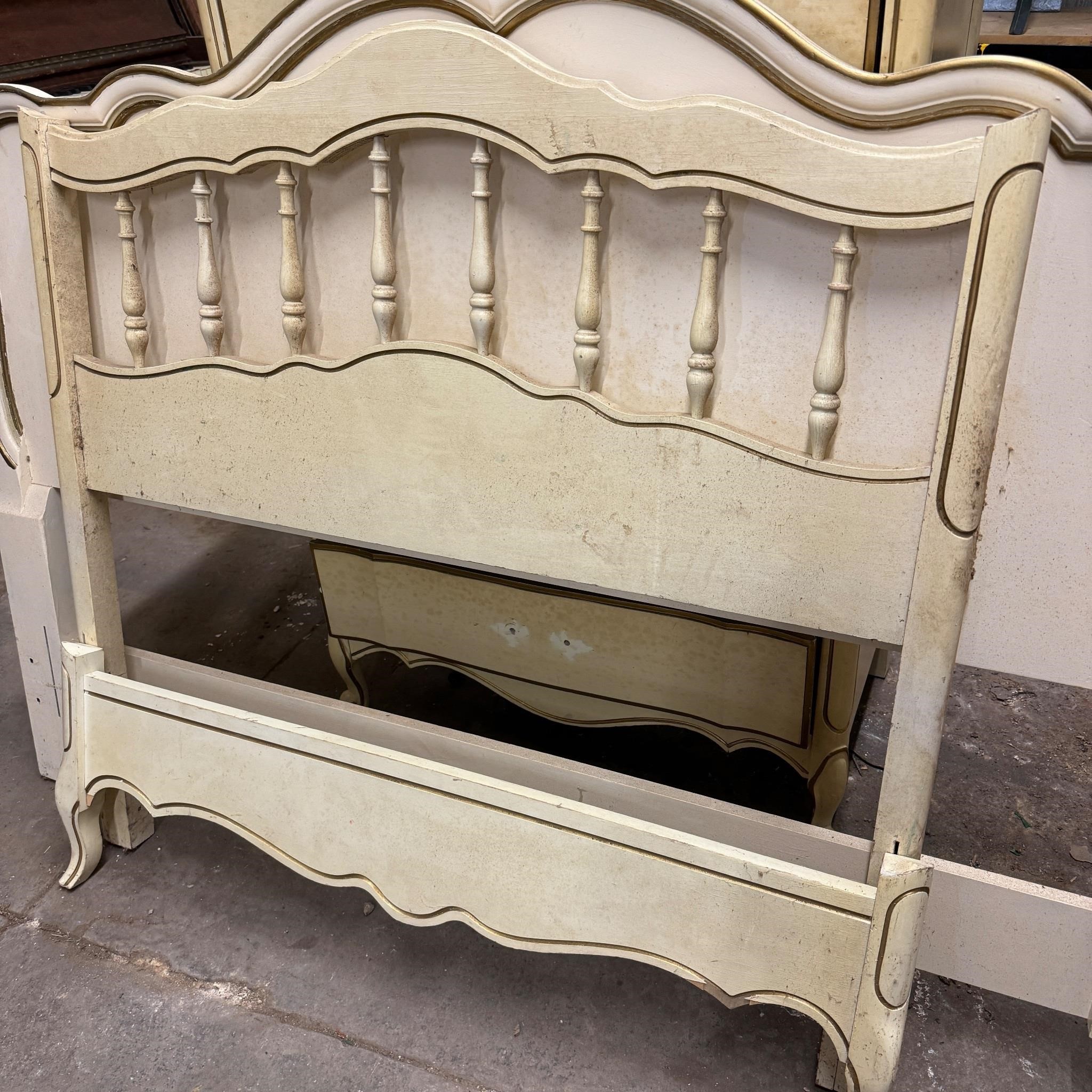 French Provincial full and twin bed, 3 pc (ER)