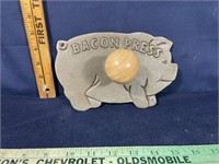 Cast Iron Wooden Handle Bacon Press
