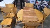 OAK DINING TABLE W/ LEAF & 6 CHAIRS