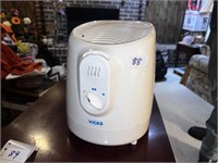 VICKS HUMIDIFIER