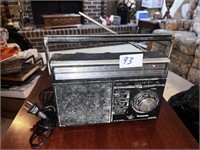 VINTAGE RADIO