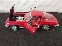 ERTL 1:18 Scale 1963 Corvette Die-Cast Car