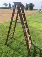 6’ wooden ladder-solid