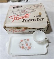 Anchor Hocking Fleurette Snack set, 8 pc,