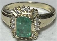 14KT YELLOW GOLD EMERALD & DIAMOND RING 3.52 GRS