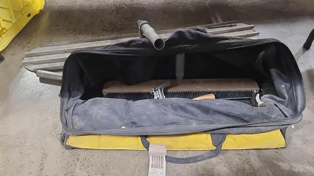 CONCRETE FLOAT AND TOOLS IN BAG