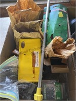 Miscellaneous box, lot, screws, nails, washers,