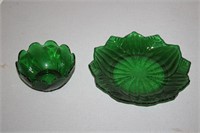 SELECTION OF GREEN GLASSWARE