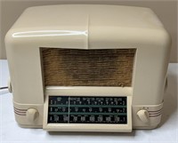 RCA Model 5Q56 'New Yorker' Ivory-Painted Radio
