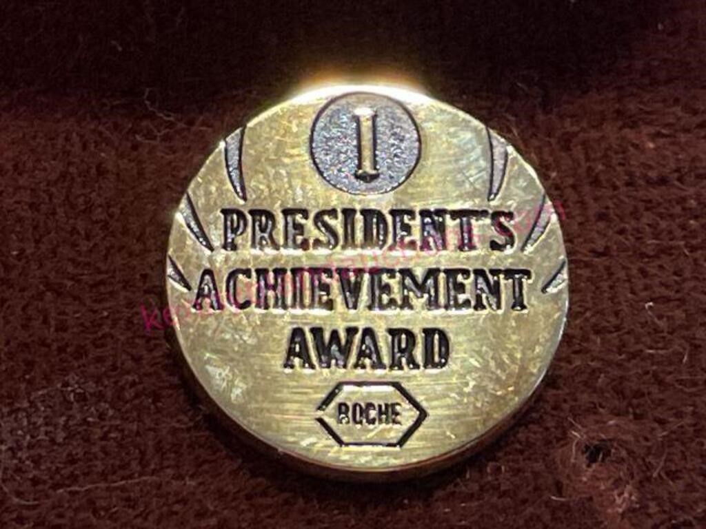 10K Gold "Roche President Award 1" lapel pin(2.5g)