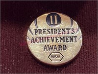 10K Gold "Roche President Award 2" lapel pin(2.6g)