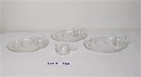 VINTAGE FEDERAL GLASS SNACK TRAYS AND CUPS
