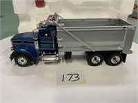 Peterbuilt model 367 dump truck First Gear 1/50