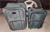 BIG AND LIL SUITCASE ON WHEELS
