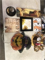 HOLLOWEEN DECOR, PLAQUES