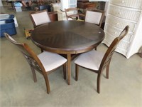 Round Dinette Table w/ 4 Chairs