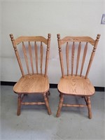2x solid woon chairs