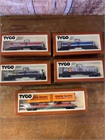 Lot of 6 Vintage TYCO Electric Train Cars