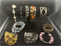 Various bracelets lot