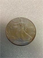 2002 Walking liberty 1 Oz silver dollar