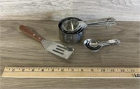 Measuring Cups, Measuring Spoons & Turner