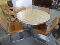 RETRO STYLE ROUND WOOD TOP DINETTE TABLE W4CHAIRS