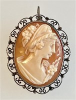 Sterling silver cameo brooch / pendant