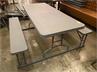 COLLAPSIBLE OUTDOOR PICNIC TABLE