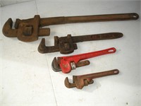 4 Pipe Wrenches 24-14-10-8 Ò