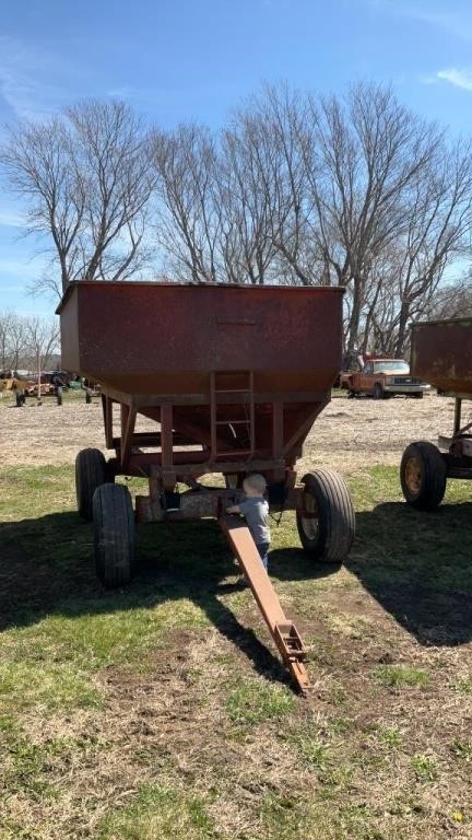 Kory farm equipment gravity wagon 200 bushel