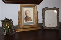 metal and wood picture frame lot