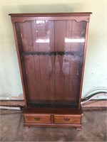 GUN CABINET.  34X9X65 INCHES.  10 GUN CAPACITY