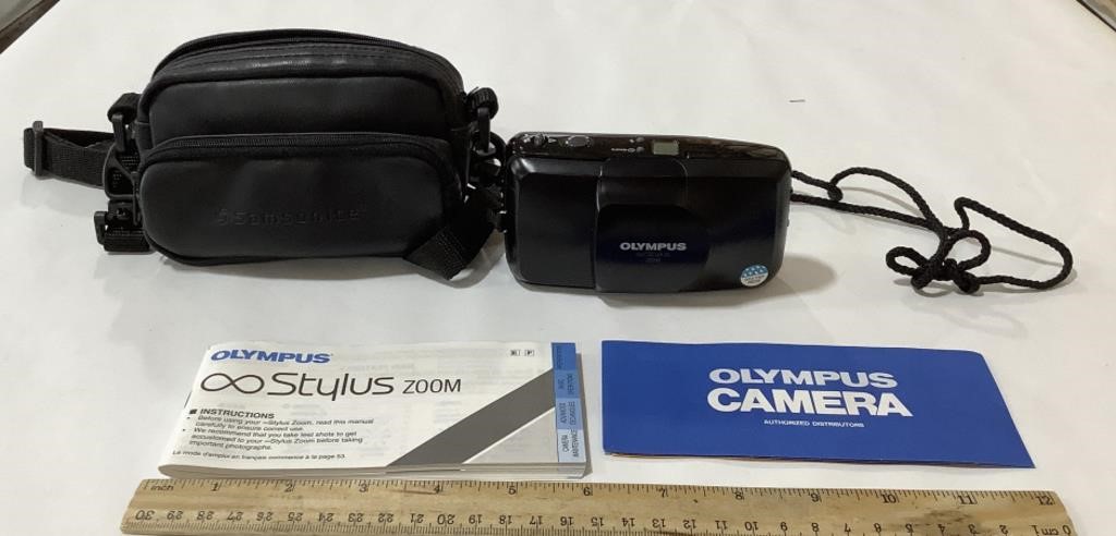 Olympus Stylus Zoom camera w/ bag