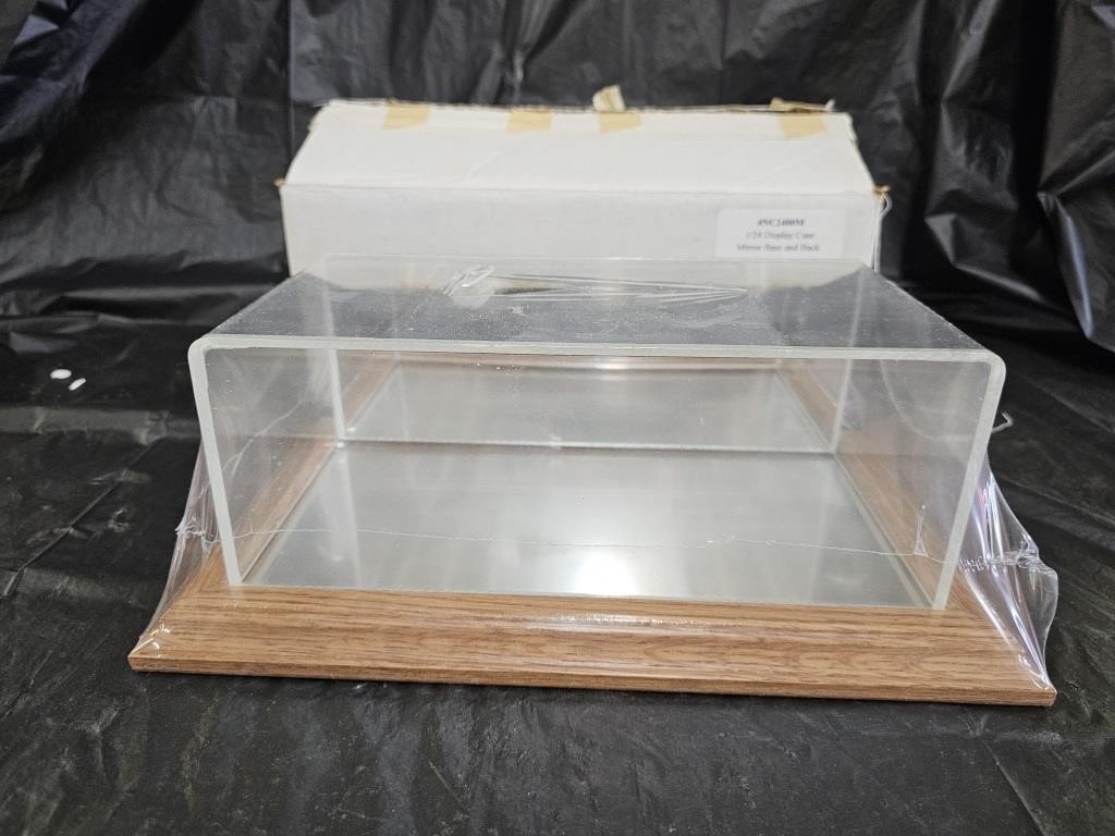 New 1:24 Scale Die Cast Car Mirrored Display Case