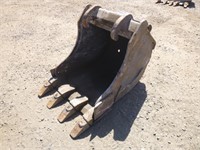 18" Excavator Bucket w/ Teeth