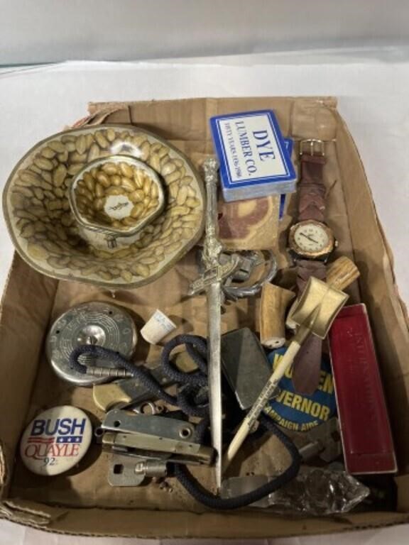 Lot with pocket knives, playing cards, and more