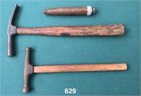 Lot: two hammers and a lumber crayon with wooden h
