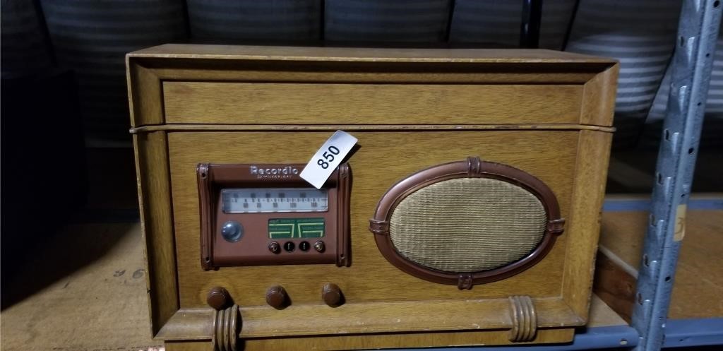 Recordio AM/FM Radio Record Player | Graber Auctions