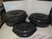 3 Vintage speckled Enamel nesting Roasting pans