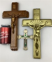 3 crucifix dont 1 pour derniers sacrements